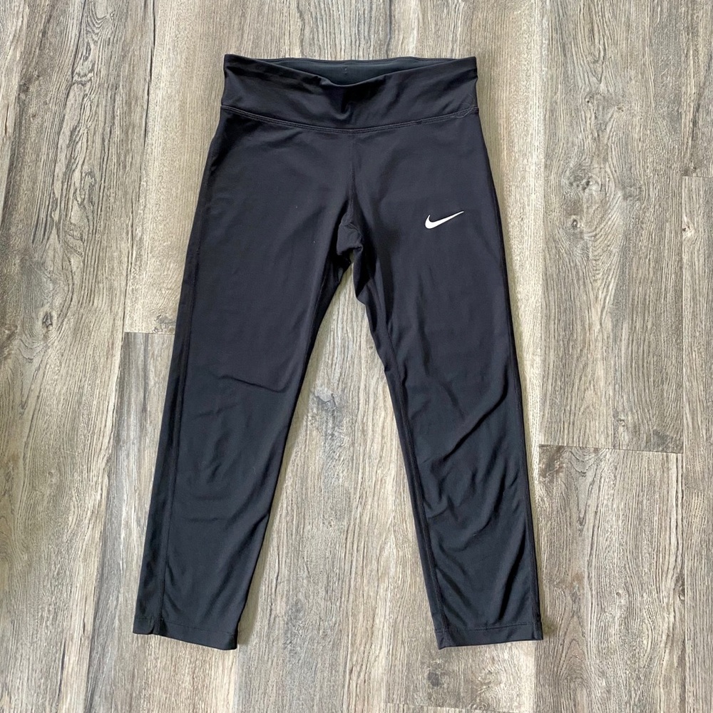 Nike Women’s Essential Crop Black Leggings Size M